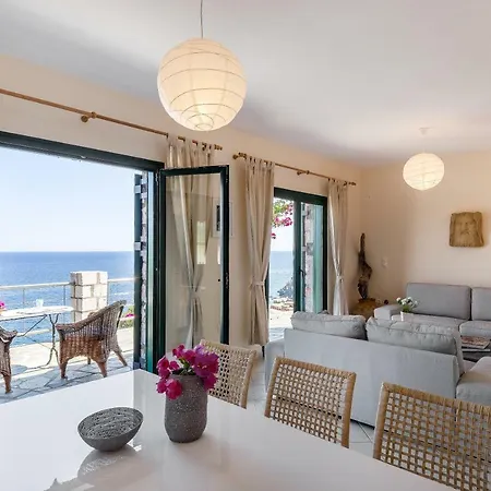 Kissakas Villa *